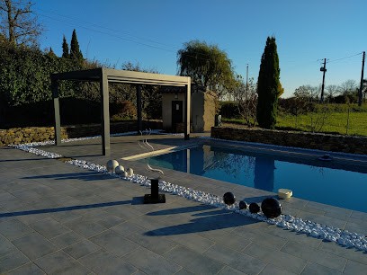 HTTC, Maxime Hoël, Maçon à Mouillac