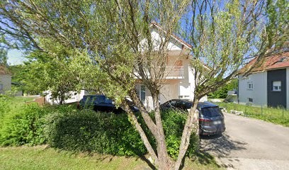 Basak Alikemal, Maçon à Sainte-Suzanne