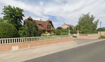 D.s.j., Maçon à Gueux