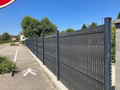 M. M. Construction, Maçon à Arzay