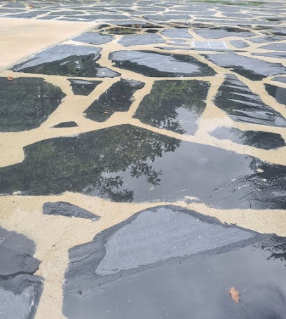 Eurl Msn 35, Maçon à Mont-Dol