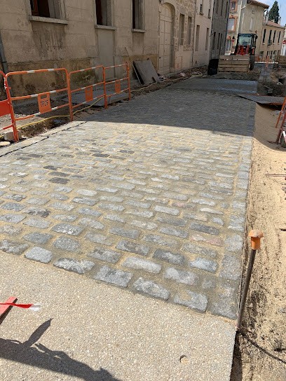 TPLJ, Maçon à Saint-Priest-en-Jarez