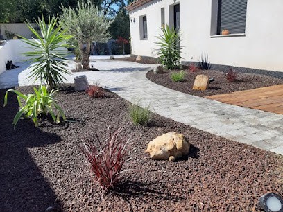 MICA, Maçon à Tusson