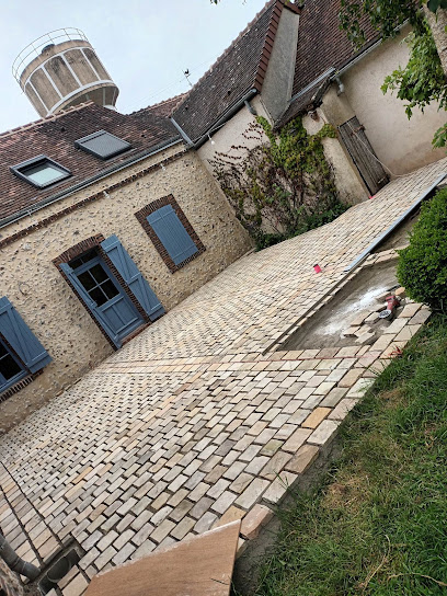 Visca Jeremy Maçonnerie, Maçon à Saint-Éliph