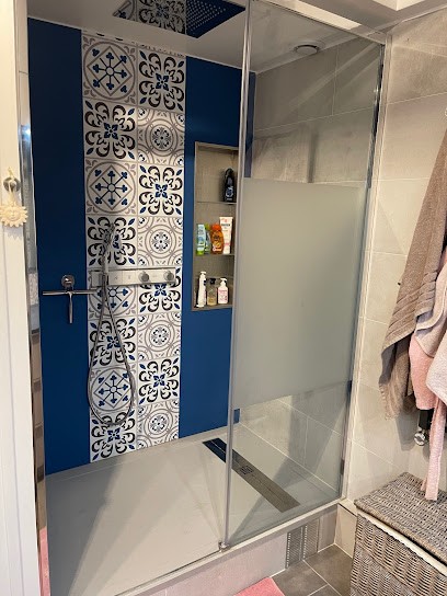 Navarro renov, Maçon à Houilles