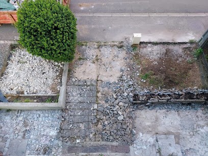 Ricci Paul, Maçon à Thil