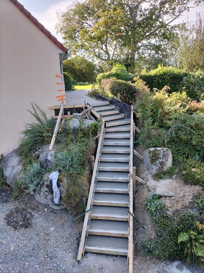 Héd Béton, Maçon à Saint-Lô