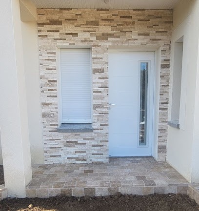 AZEC, Maçon à Châteaufort