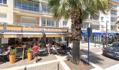 Amb, Maçon à Sainte-Maxime