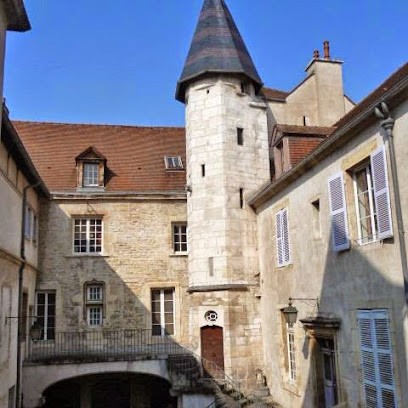 Sas compagnie Capriglione, Maçon à Talant
