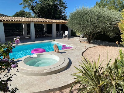 La Pyramide Bâtiment, Maçon à Langlade