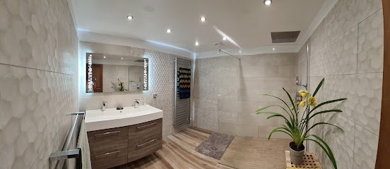 Esprit Onsen, Maçon à Néoules