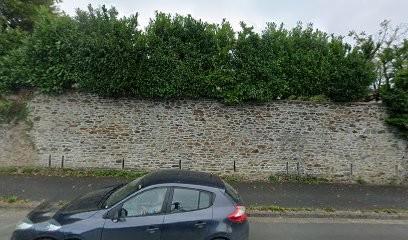 Jeanne Daniel, Maçon à Saint-Lô