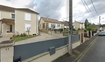 N S P R, Maçon à Presles