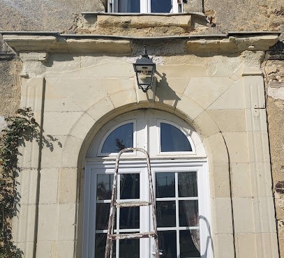 Davy elvis, Maçon à Lys-Haut-Layon