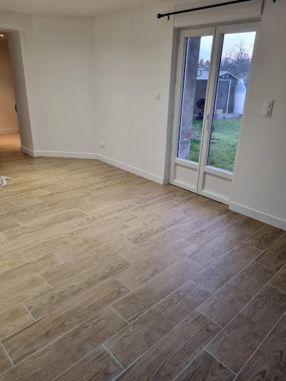 AD Solutions, Maçon à La Ferté-Saint-Aubin