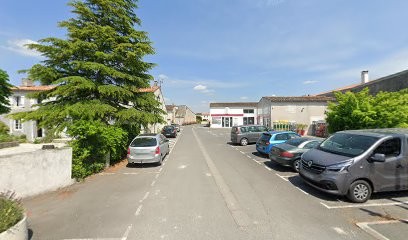 Augustin Gilles, Maçon à Montils