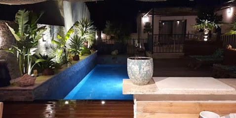 AA Construction, Maçon à Mus