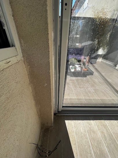 EMG13, Maçon à Éguilles