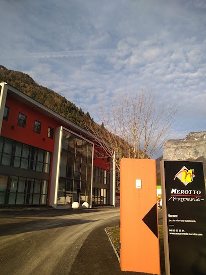 Merotto Maçonnerie, Maçon à Thônes