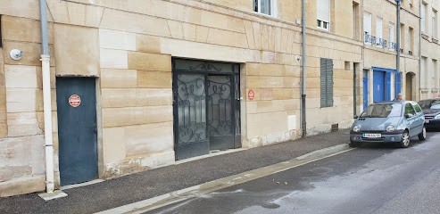 Szlazak, Maçon à Savonnières-devant-Bar