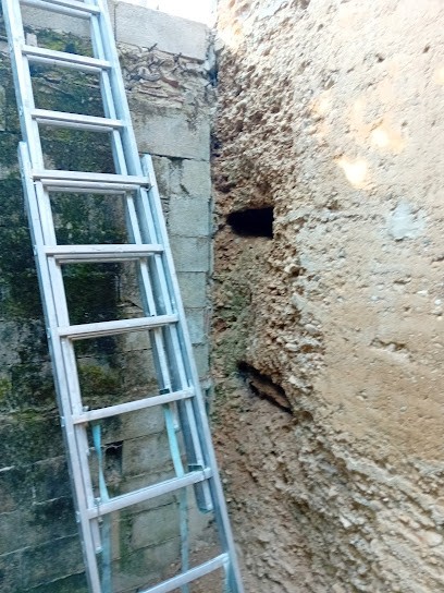 J.M.E.I, Maçon à Brézins