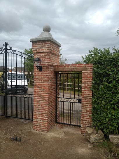 Deforche Construction, Maçon à Menneval