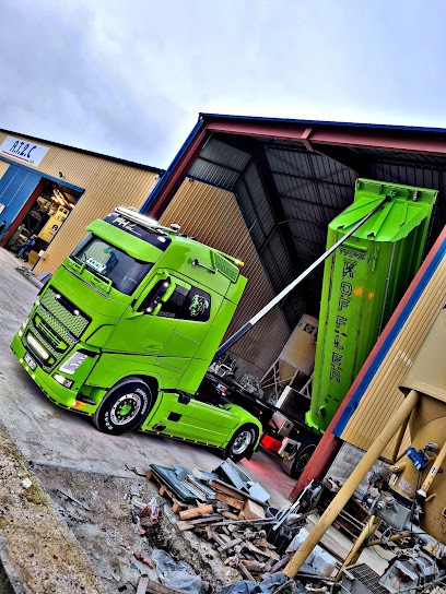 AT2C, Maçon à Chalaines