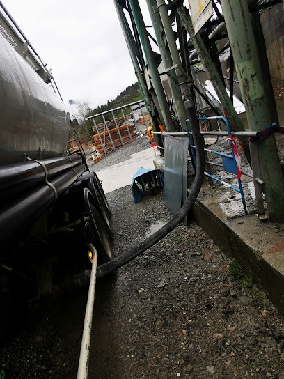 CENTRALE A BETON Lathuille Freres, Maçon à Saint-Jean-de-Sixt