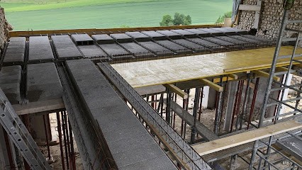 Surface Création, Maçon à Feuillade