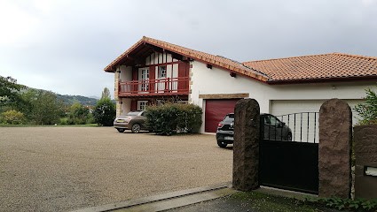 ERAIKI Siège Social, Maçon à Espelette