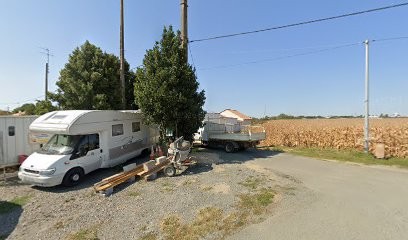 Salvador Robert, Maçon à Luçon
