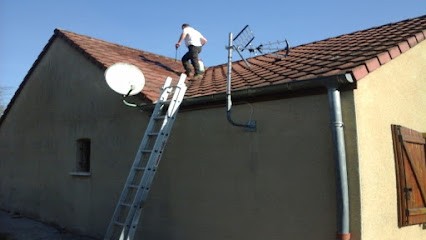 ALJ, Maçon à Esmoulins