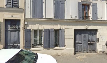 Nsbat, Maçon à Montreuil