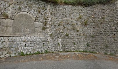 Piazza Sarl, Maçon à Sainte-Agnès