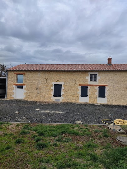 R M Maçonnerie, Maçon à Craon