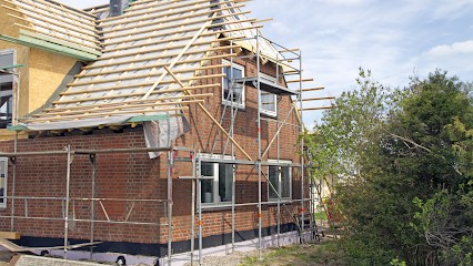 T.B.R - M.LYARD, Maçon à Poisy