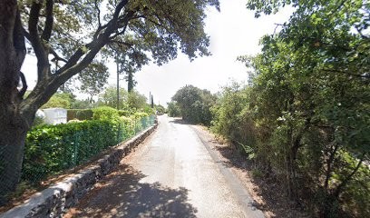 R A S, Maçon à Lacoste