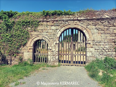 Maçonnerie KERMAREC, Maçon à Ploubezre
