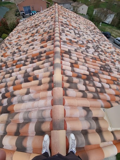 R.M.S, Maçon à Saint-Sulpice-la-Pointe