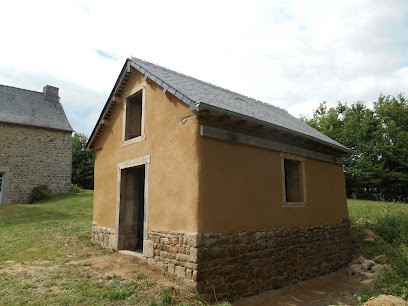 Bauge & Granit, Maçon à Longaulnay