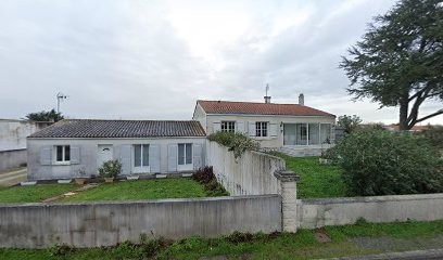 Epinette, Maçon à Charron