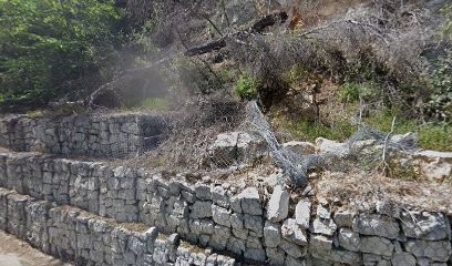 T B M, Maçon à Vence