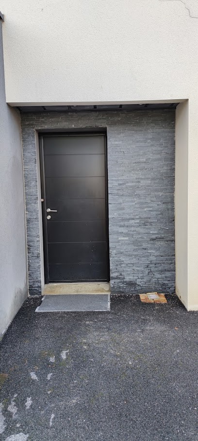 Mario Jorge Maçonnerie, Maçon à Crevin