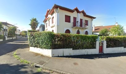 Paula Sarl, Maçon à Pau