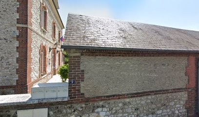 Cr.Bat', Maçon à Fontaine-sous-Jouy
