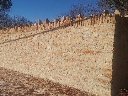 J.m.a. Chataignier, Maçon à Cornillon