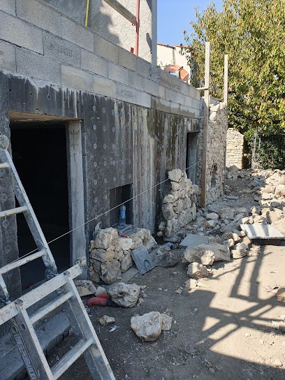 Azur bati 2099, Maçon à Cagnes-sur-Mer