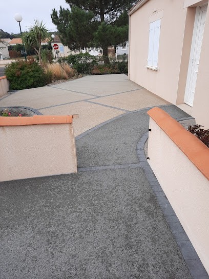 La DM, Maçon à Longeville-sur-Mer