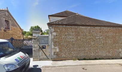 RDA, Maçon à Saint-Georges-sur-Baulche